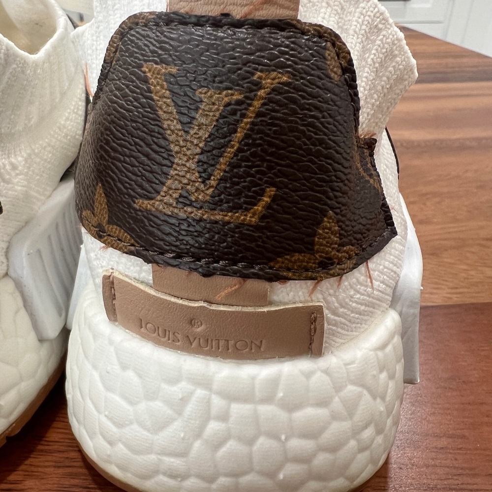 adidas sneakers 7mens/8-8.5 women’s